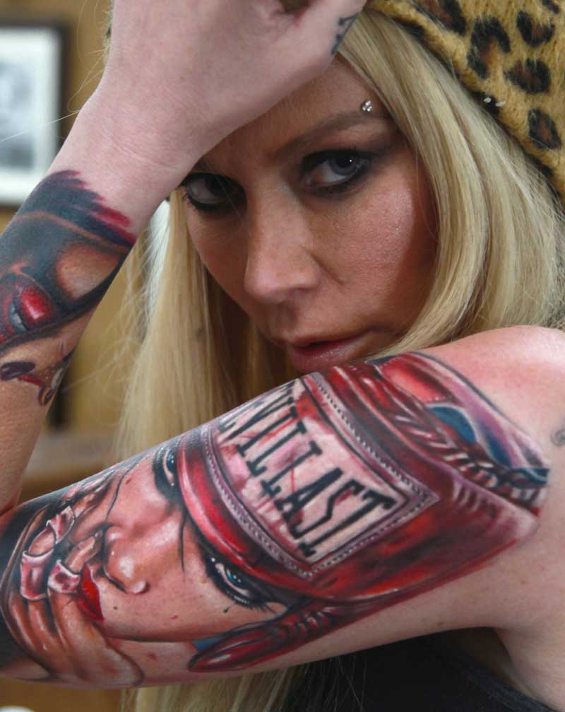 JENNA-JAMESON-SHOWIN-'I'M-GONNA-KNOCK-YOU-OUT'-TATTOO-BY-RICH-PINEDA-copy